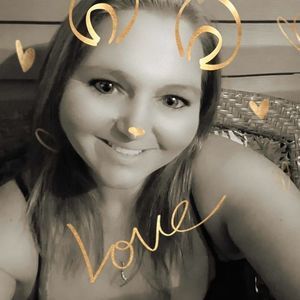 Meet your Posher, Desiree